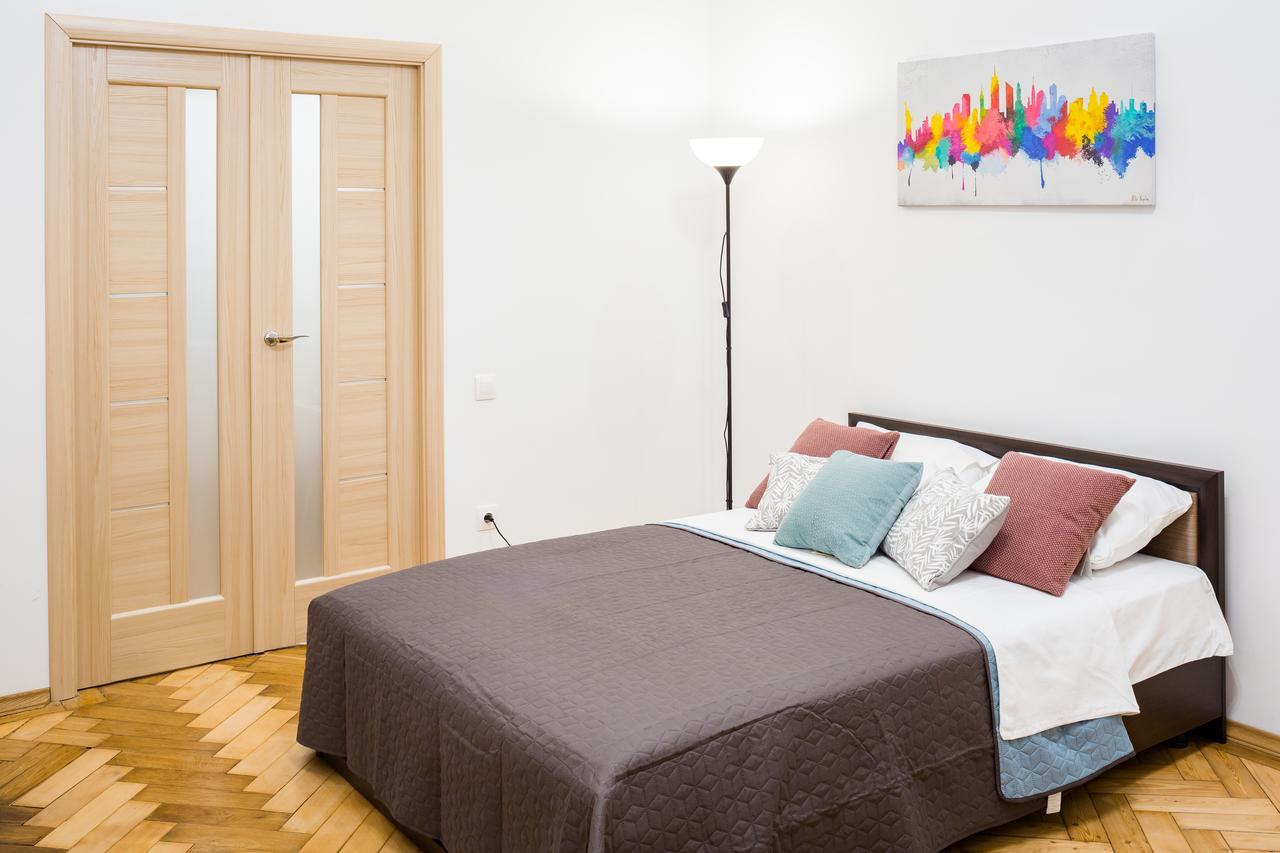 Bright And Cozy Apart With Balcony Львов Экстерьер фото