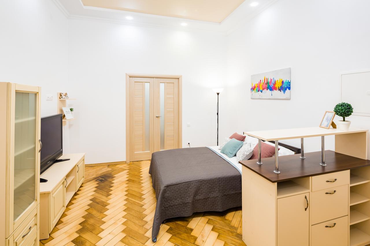 Bright And Cozy Apart With Balcony Львов Экстерьер фото