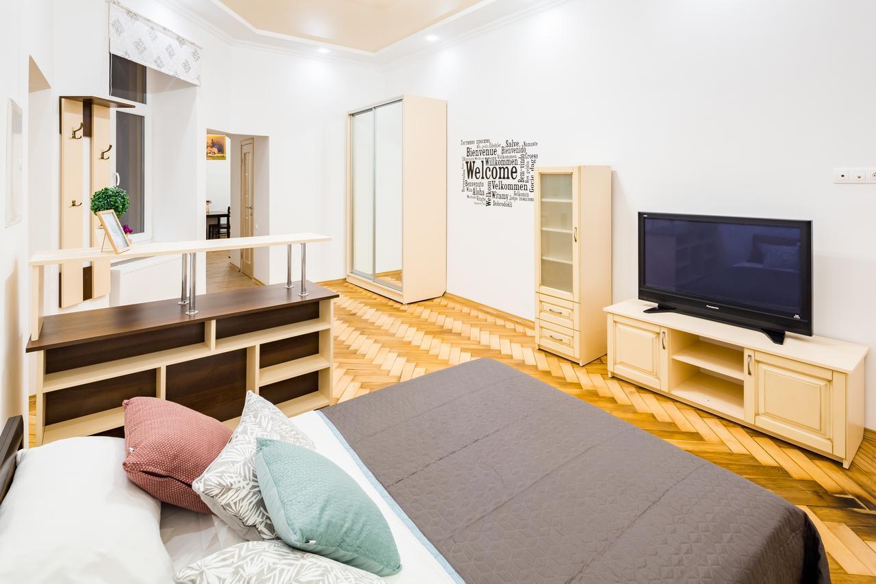 Bright And Cozy Apart With Balcony Львов Экстерьер фото